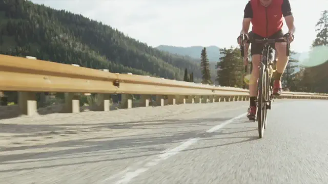 Still from Fuji Bikes (Fuji Bikes)